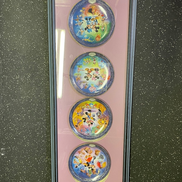 Disney Mickey Mouse Plates LIMITED EDITION - Picture 3 of 3